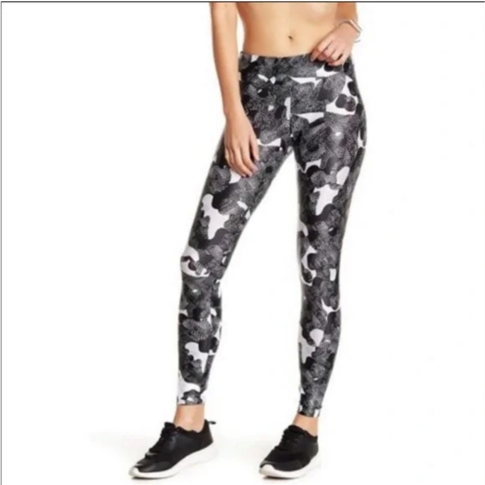 KORAL Lustrous Coated Snake Camo Black Hi Rise Leggings S - Picture 3 of 10